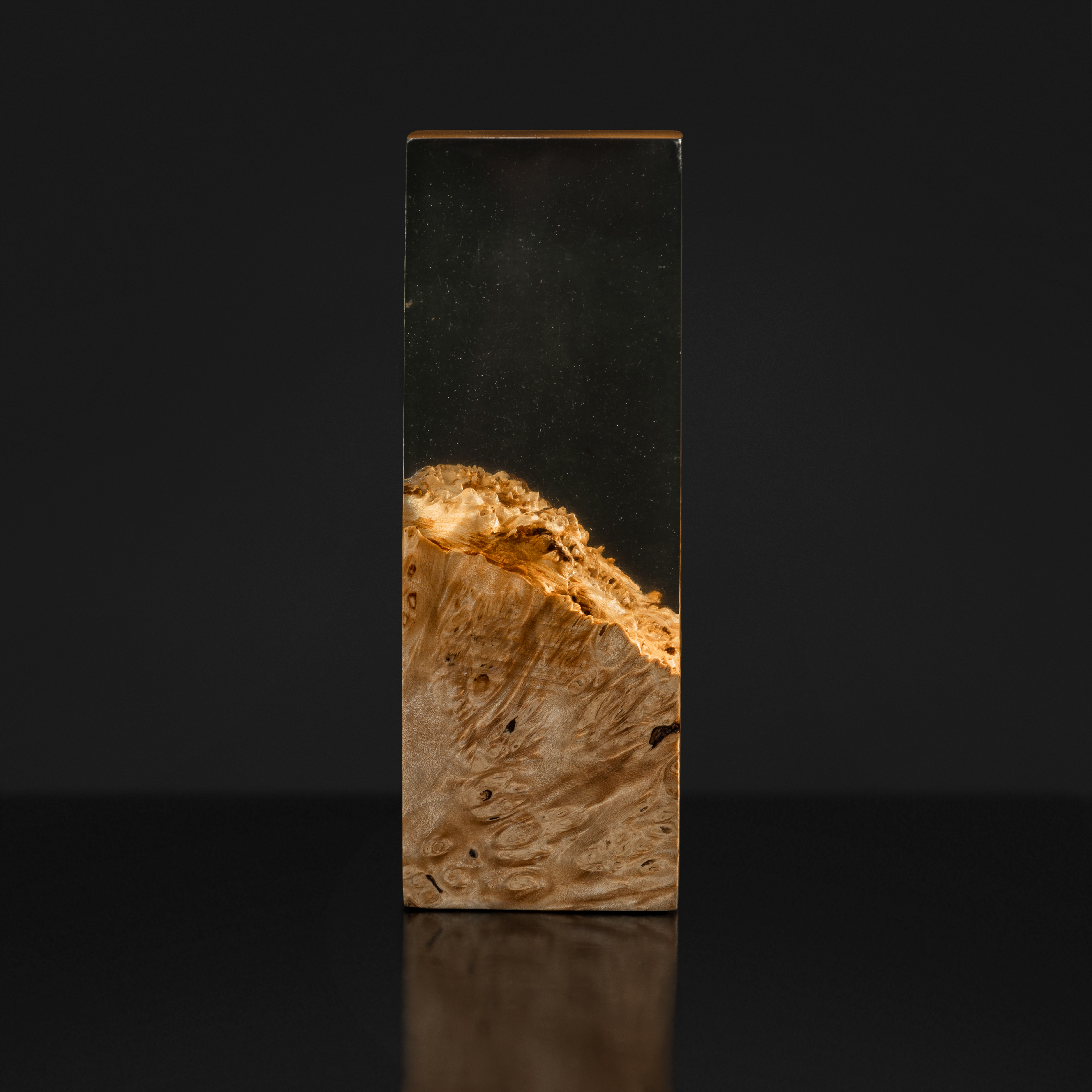 Material maple burl wood